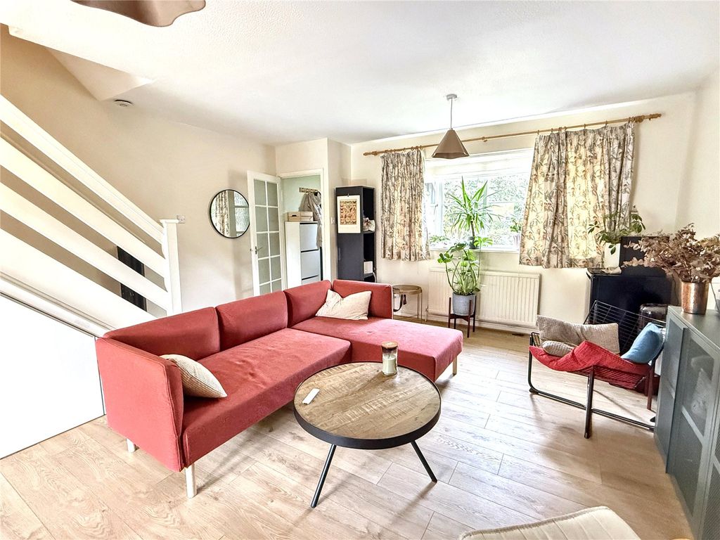 Property photo 2 of 17 Picture No. 15