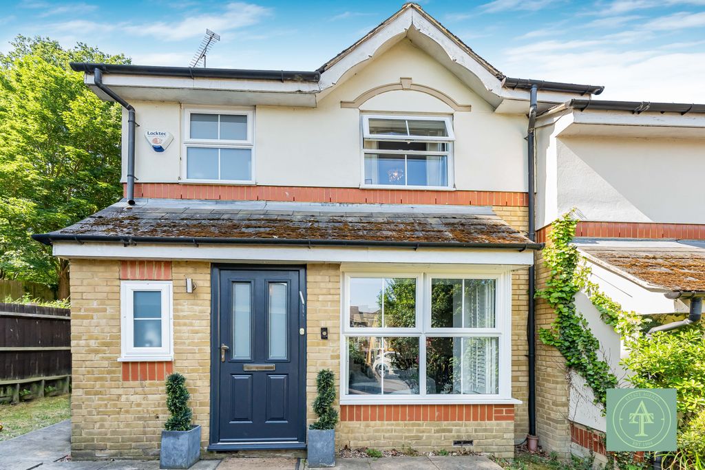 Property photo 1 of 30 Three Bedroom End Of Terrace House For Sale