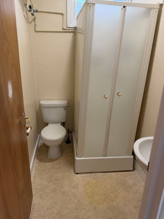 Property photo 3 of 4