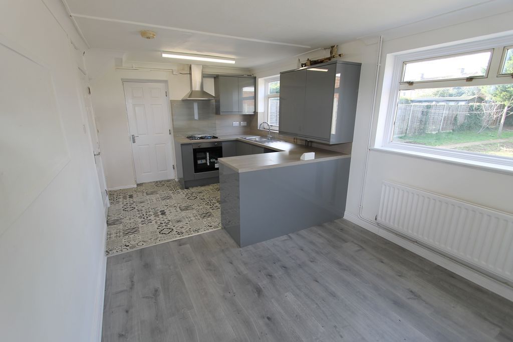 Property photo 2 of 10 Photo 3