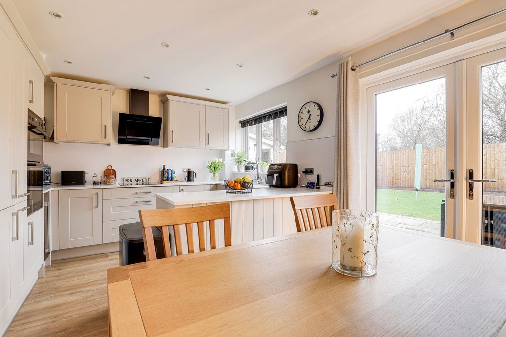 Property photo 3 of 18 Kitchen/Diner