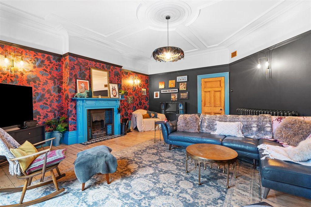 Property photo 3 of 45