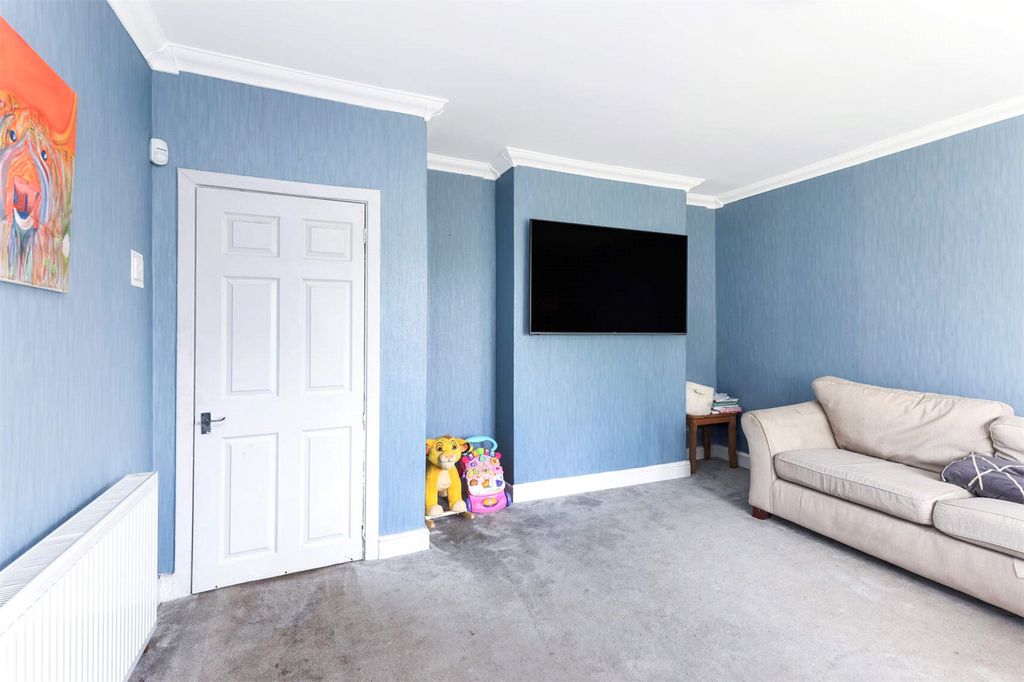 Property photo 3 of 17 3