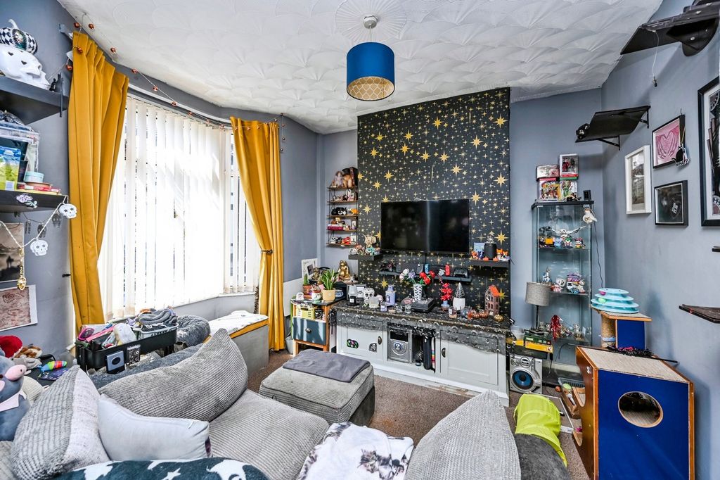 Property photo 3 of 13 Pbox-Img.Jpg