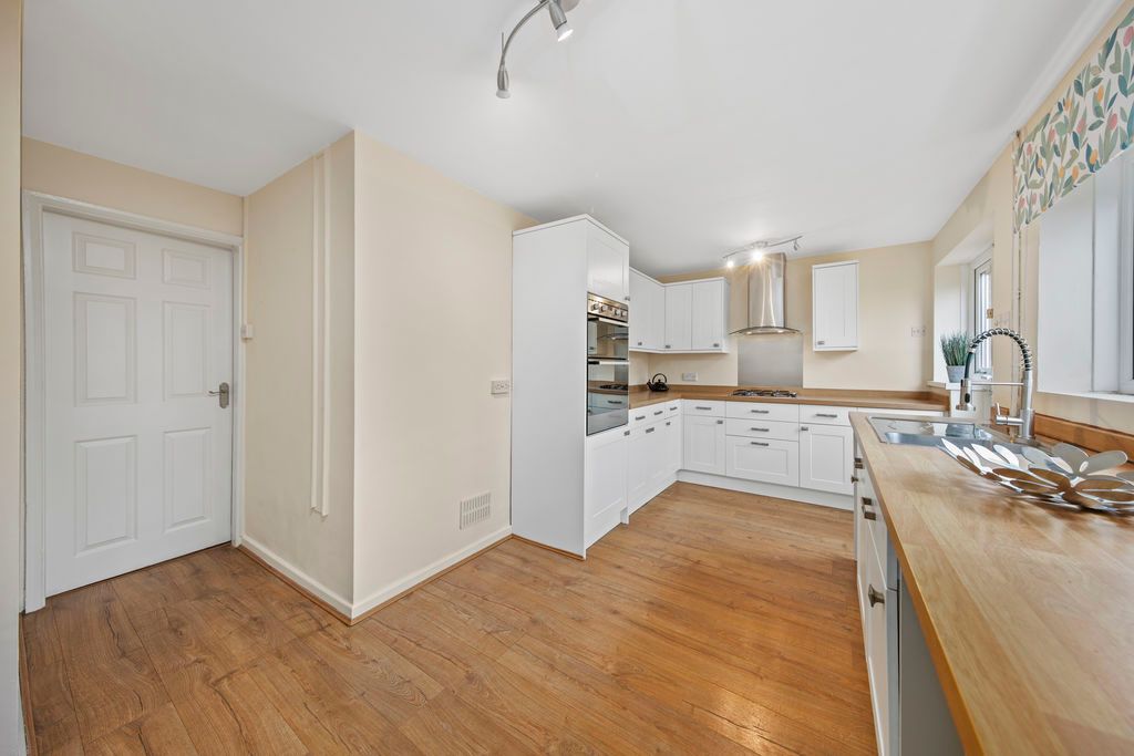 Property photo 3 of 24 Kitchen Diner