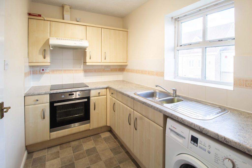 Property photo 3 of 5 Kitchen