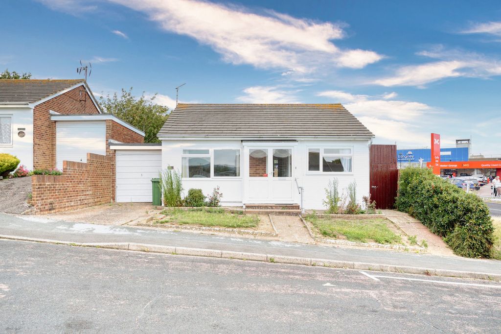 Property photo 3 of 12