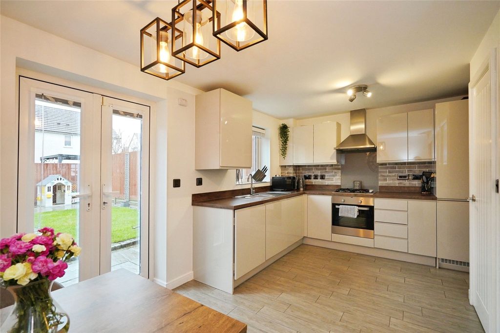 Property photo 2 of 15 Picture No. 51