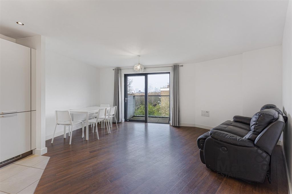 Property photo 2 of 12 Dsc08305.Jpg