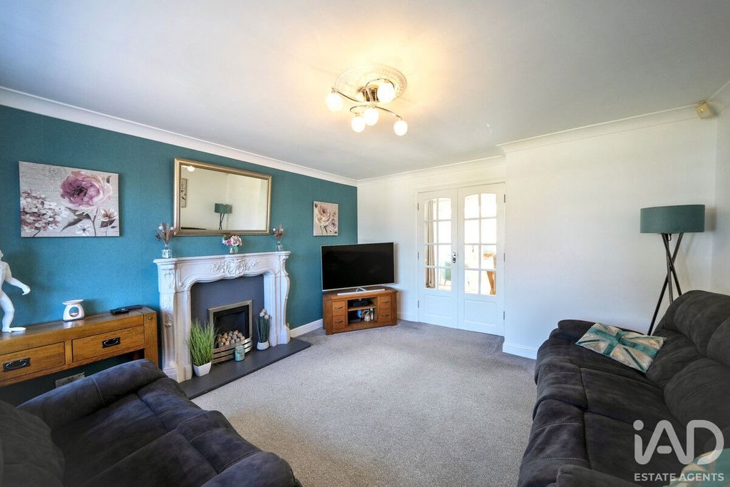 Property photo 3 of 35