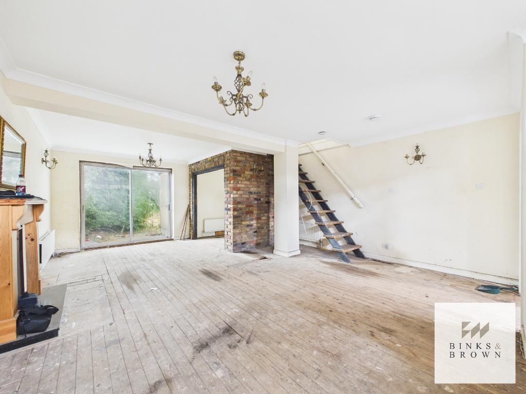Property photo 3 of 18