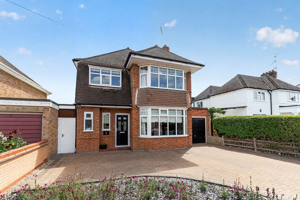 Property photo 1 of 17