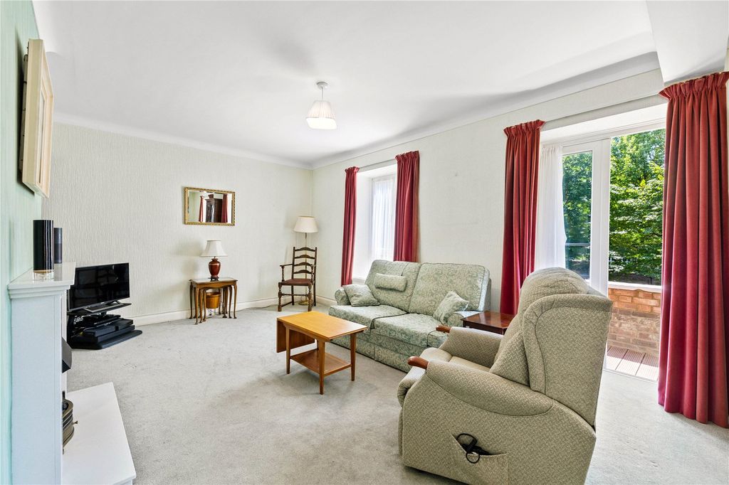 Property photo 3 of 16 Picture No. 12