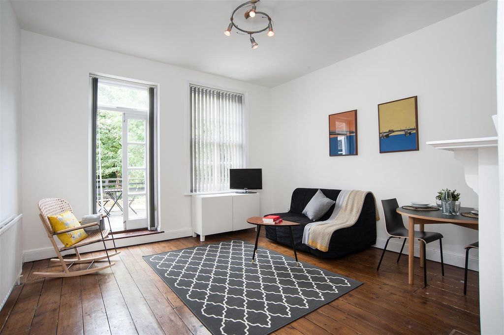 Property photo 2 of 6