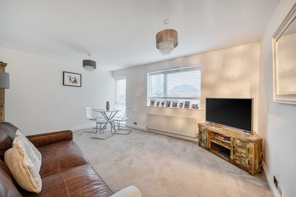 Property photo 3 of 11 Reception