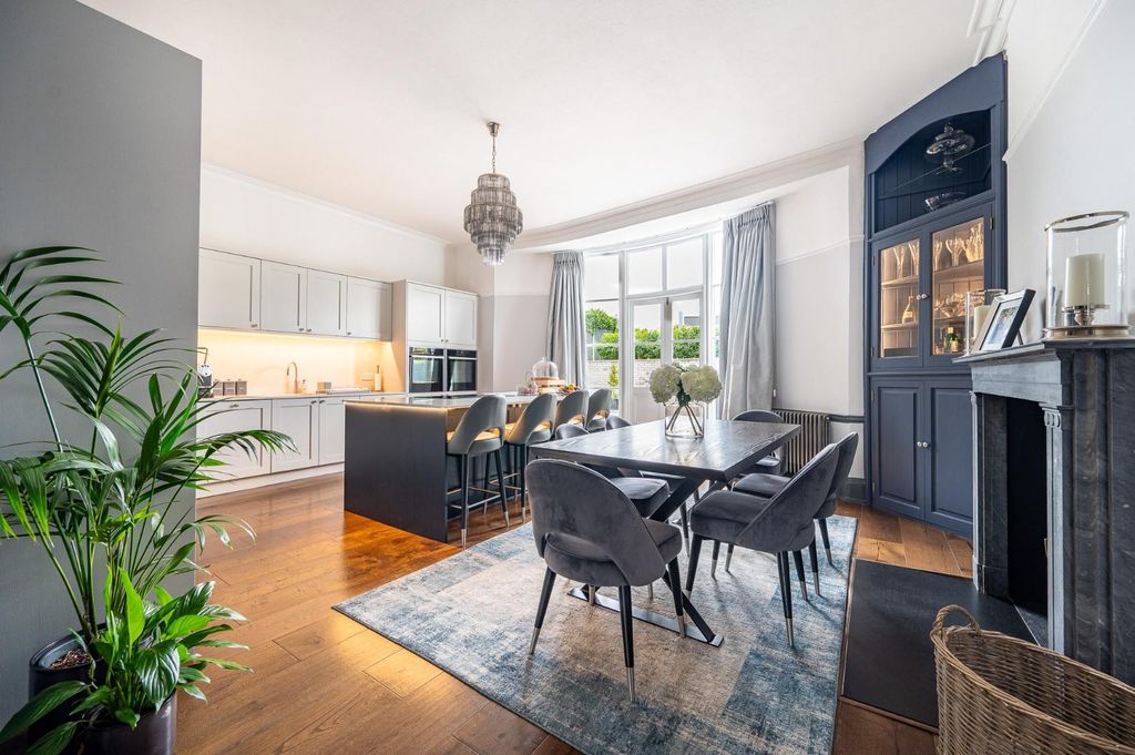 Property photo 2 of 31 Kitchen/Dining Room