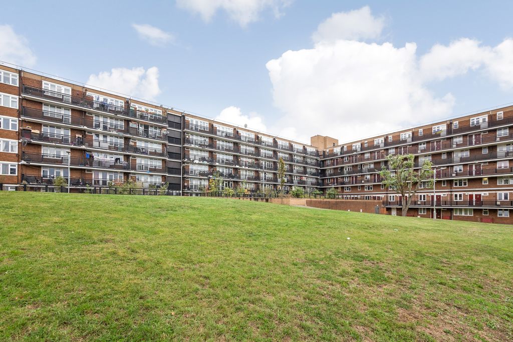 Property photo 1 of 15 1S4A1011