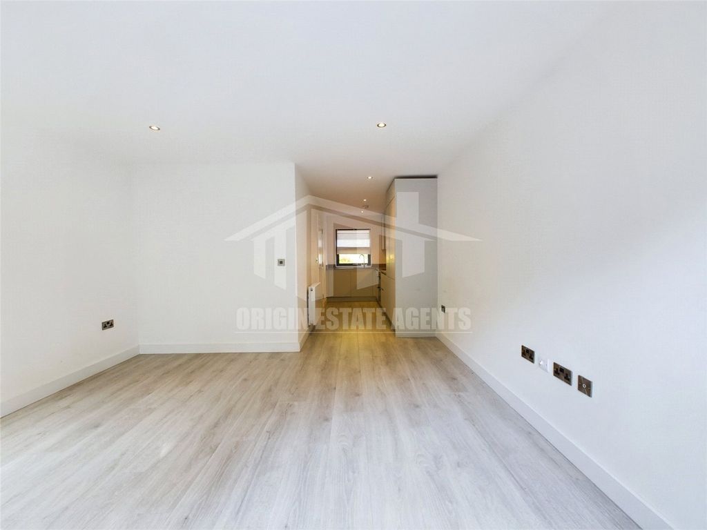 Property photo 1 of 22 Picture No. 06
