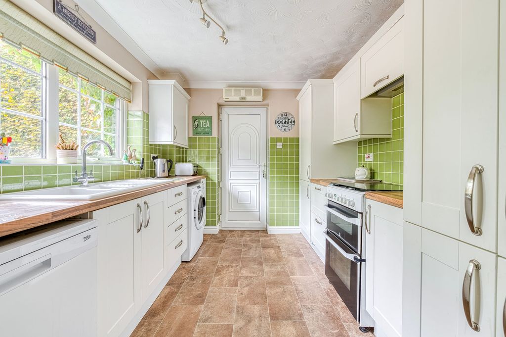 Property photo 3 of 20