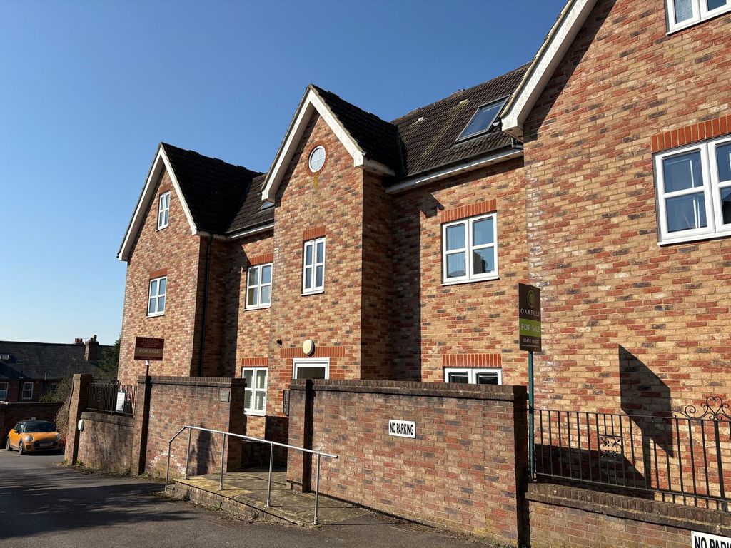 Property photo 1 of 5