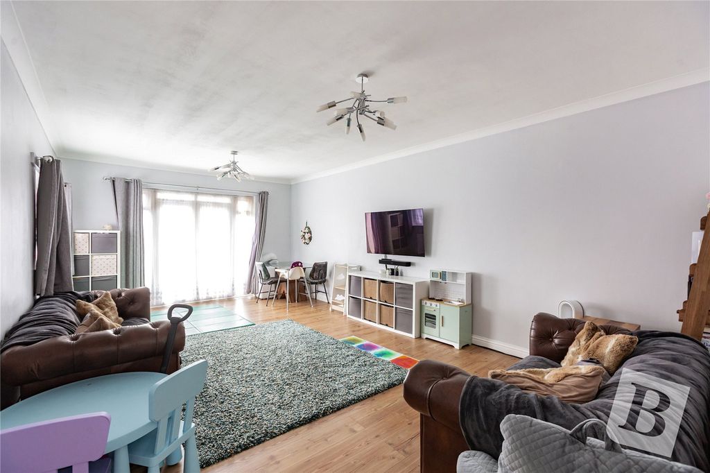 Property photo 1 of 14 Living Room