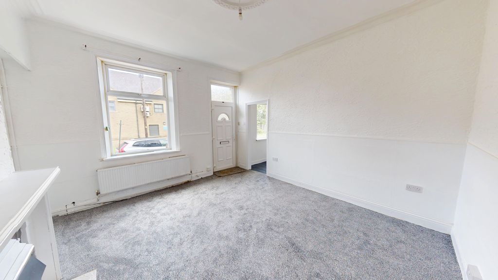 Property photo 3 of 6 Loris-Street-06112026_092132
