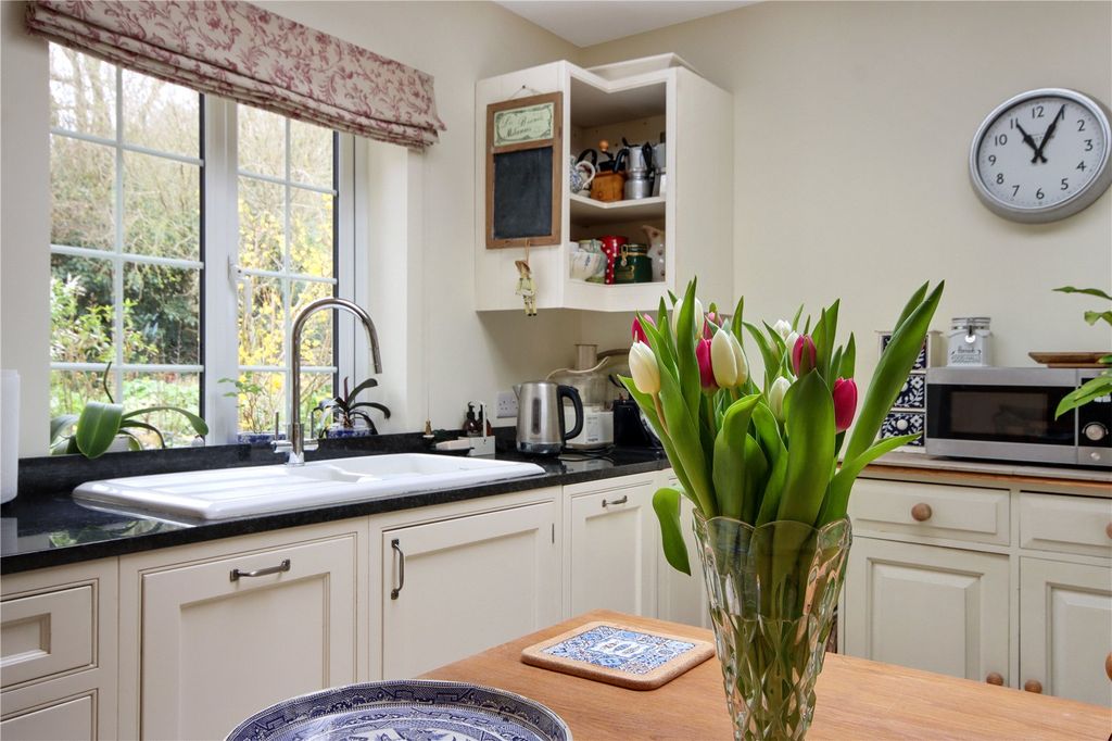 Property photo 3 of 16 Kitchen/Dining Room