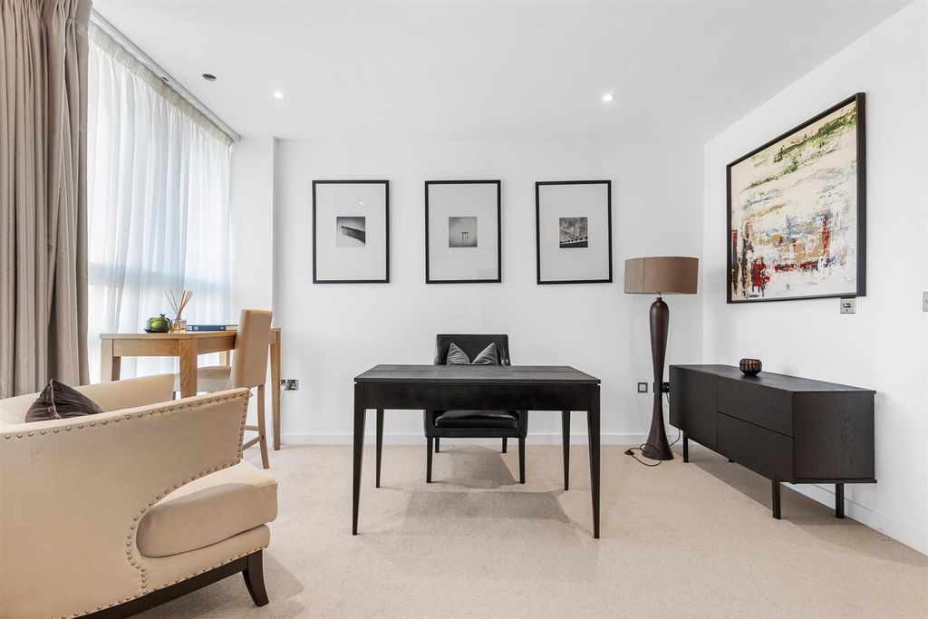 Property photo 2 of 31