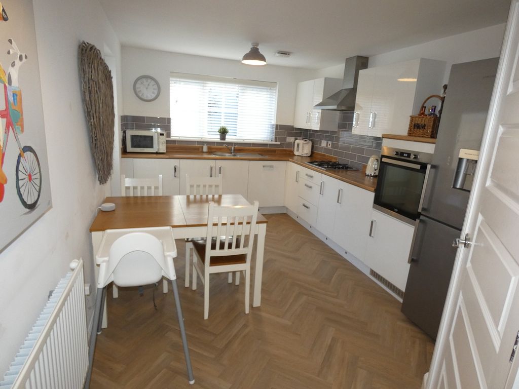 Property photo 3 of 21 Kitchen-Diner