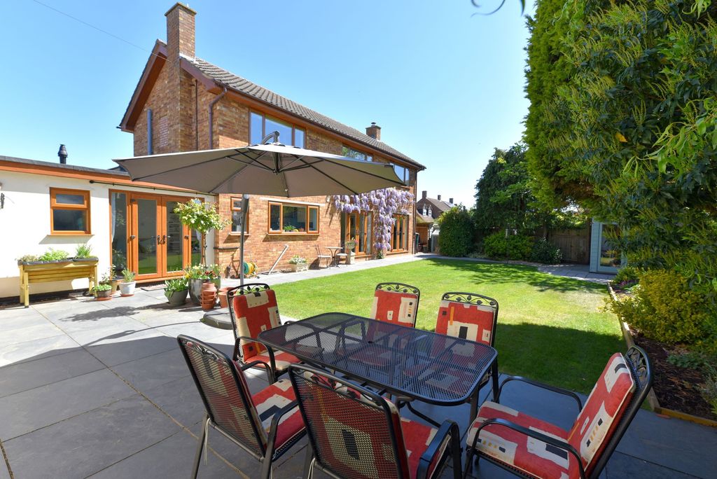 Property photo 1 of 33