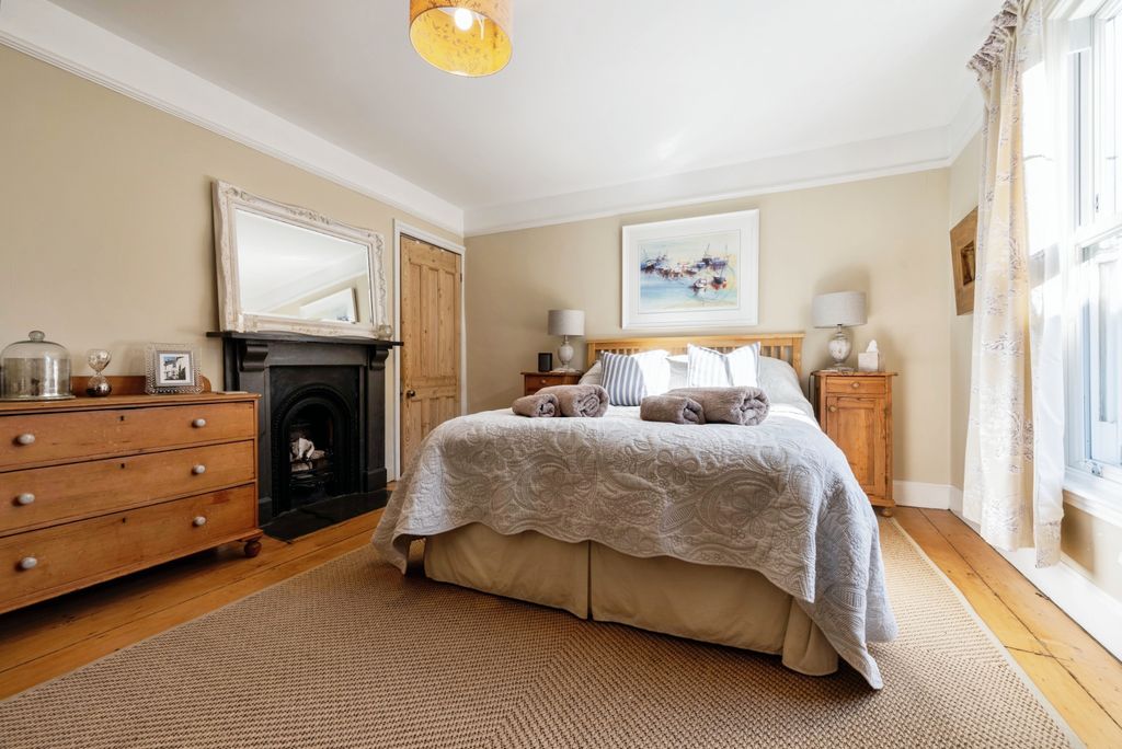 Property photo 2 of 17 Photography