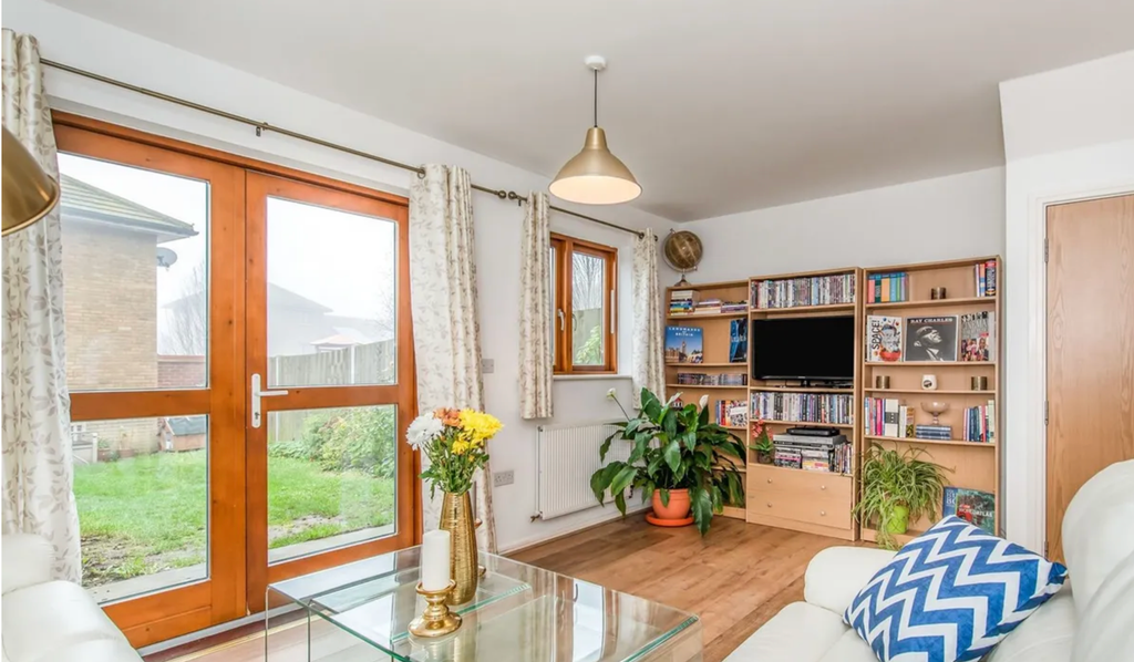 Property photo 2 of 9