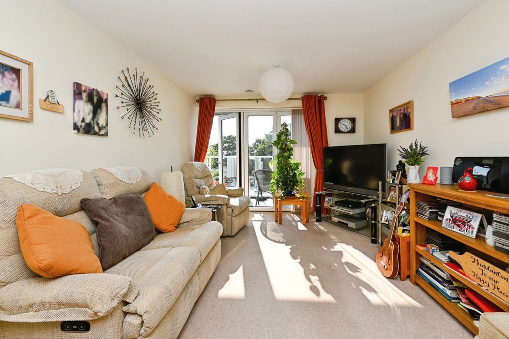 Property photo 2 of 23 Pbox-Img.Jpg