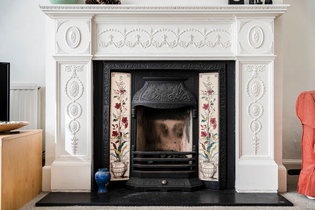Property photo 3 of 27 Fireplace (2)