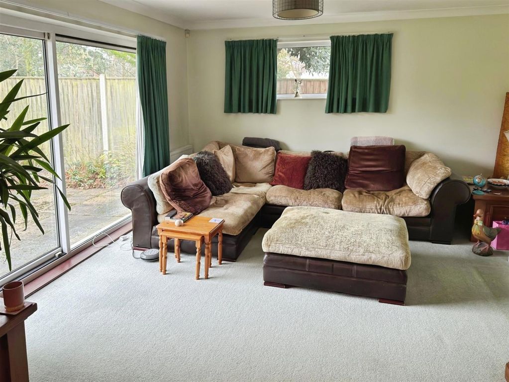 Property photo 2 of 14 Corton Lond Lane  (4).Jpg