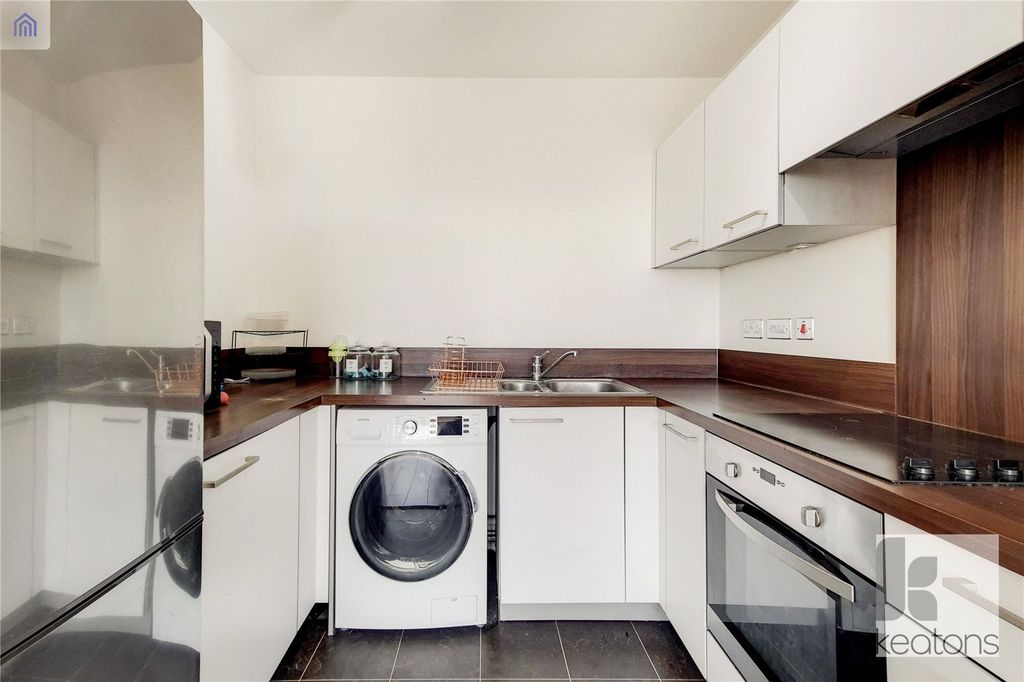 Property photo 3 of 13 Kitchen