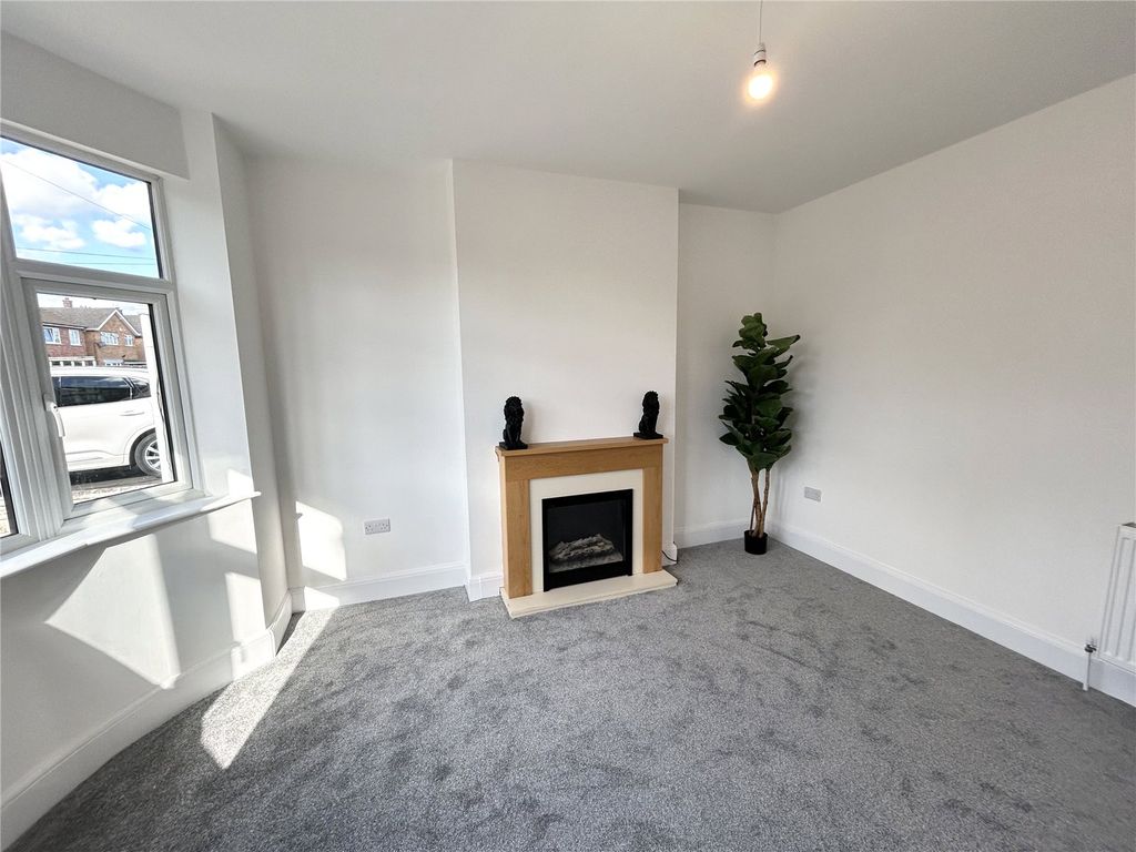 Property photo 2 of 24 Picture No. 33