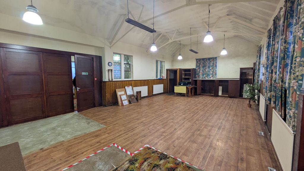 Property photo 2 of 8