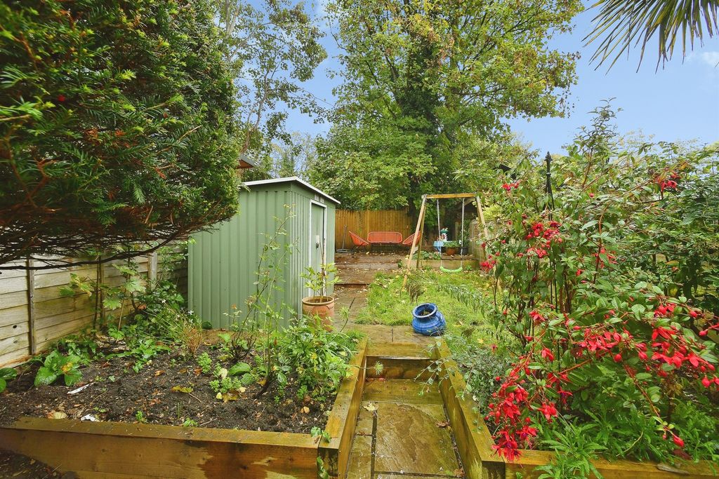 Property photo 3 of 23