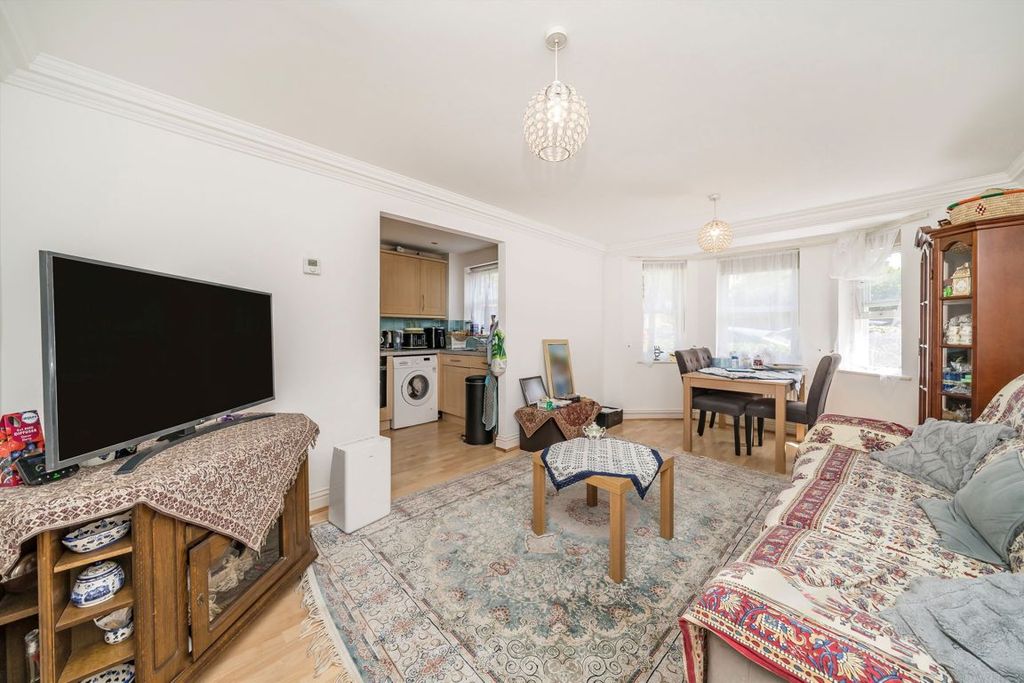 Property photo 2 of 6