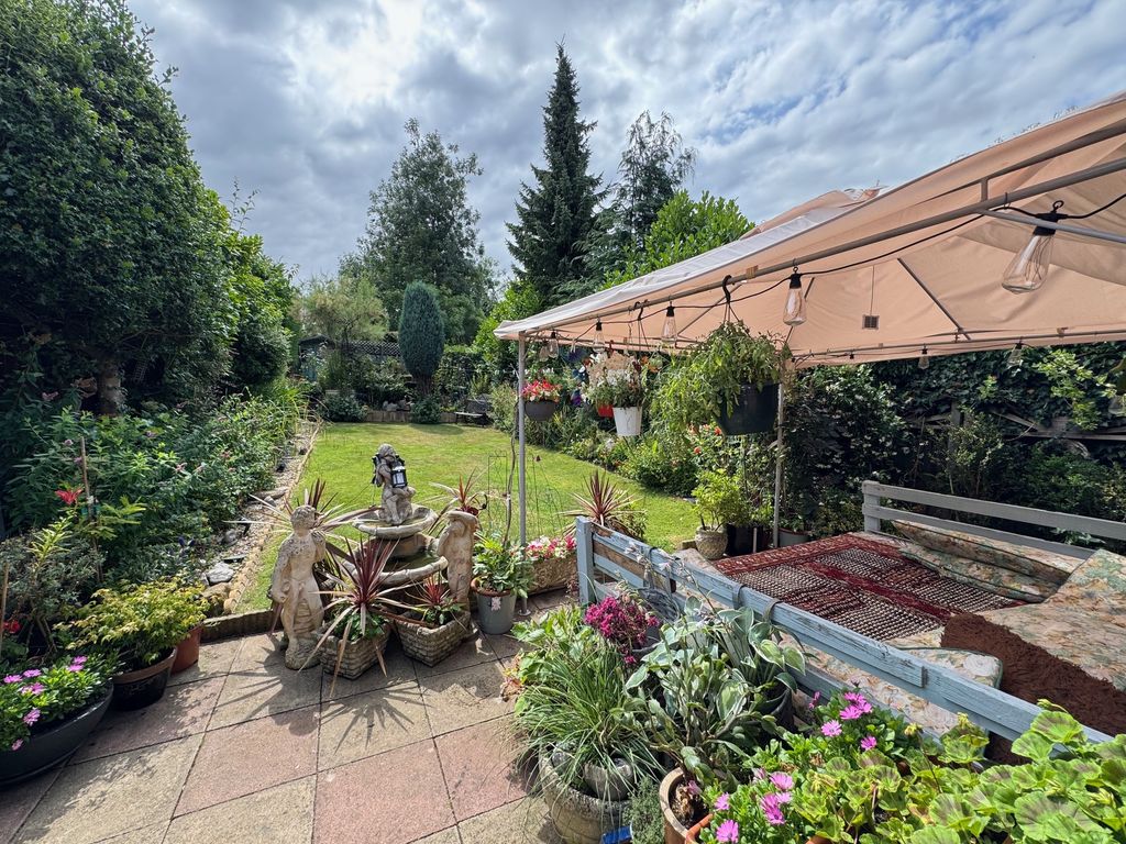 Property photo 2 of 19 12