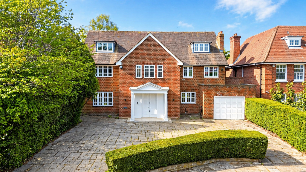 Property photo 1 of 21 Front (Exterior)