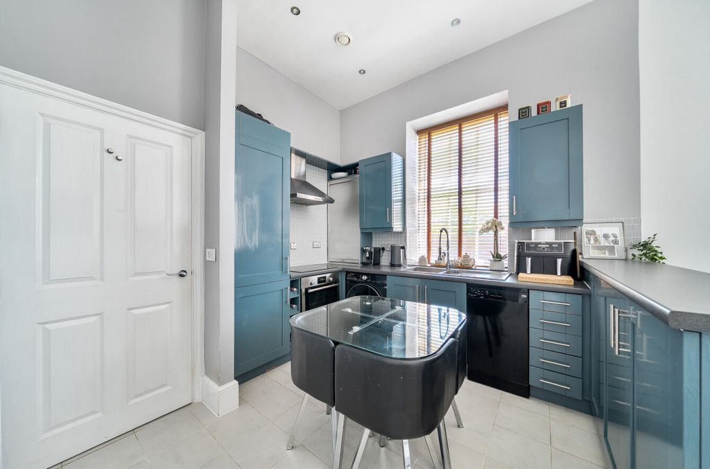Property photo 3 of 15 1492663-14-6A4Fe2...