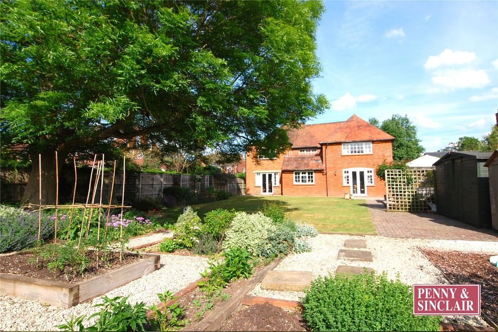 Property photo 2 of 17 Picture No. 21