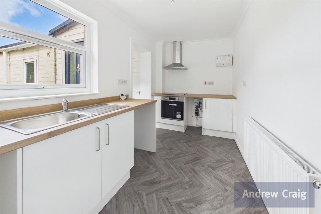 Property photo 3 of 15 Kitchen