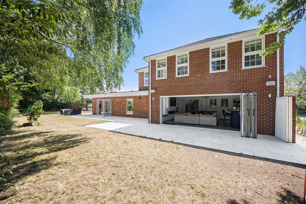 Property photo 2 of 29