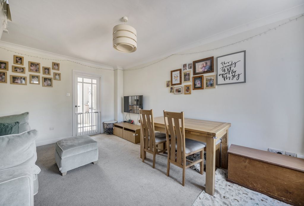 Property photo 3 of 12 1328556-16-68837c...