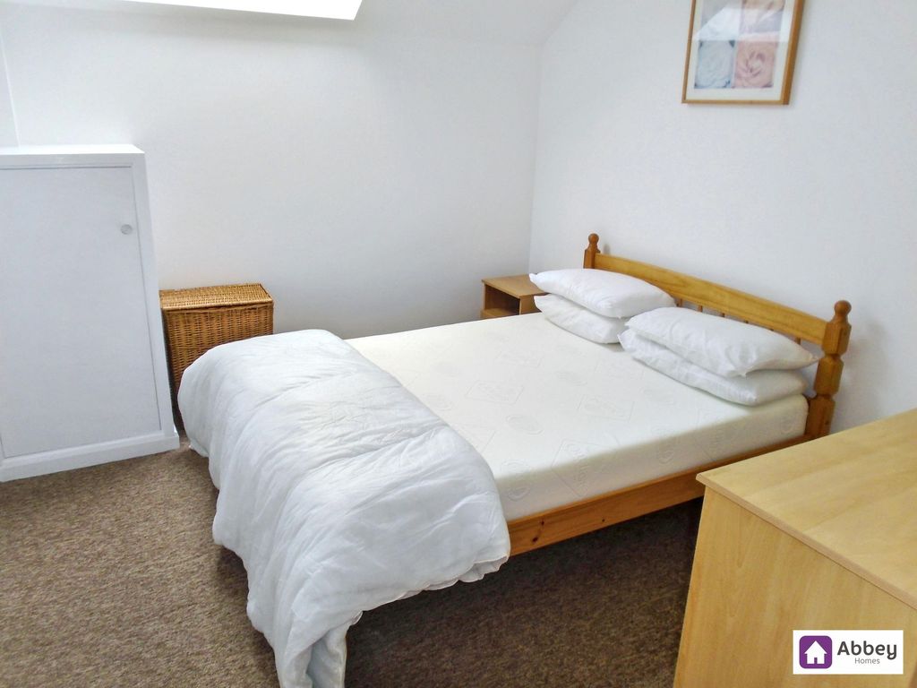 Property photo 3 of 7 Bedroom 1
