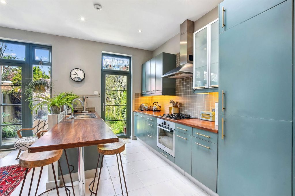 Property photo 2 of 15 Picture No. 10