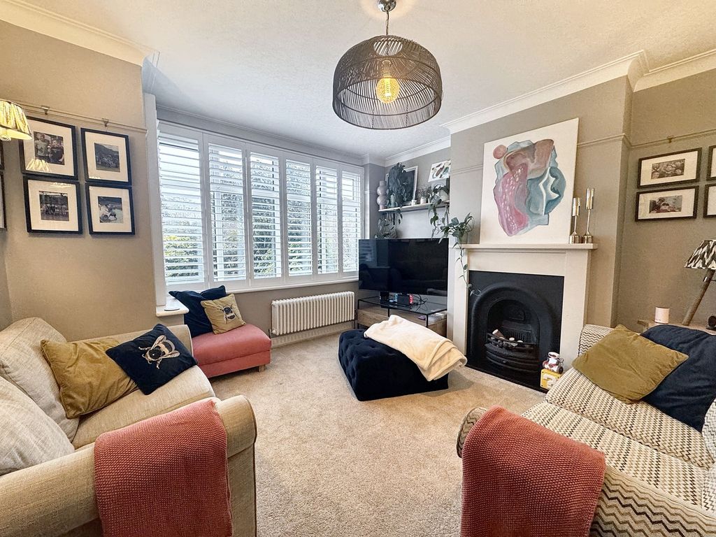 Property photo 2 of 31